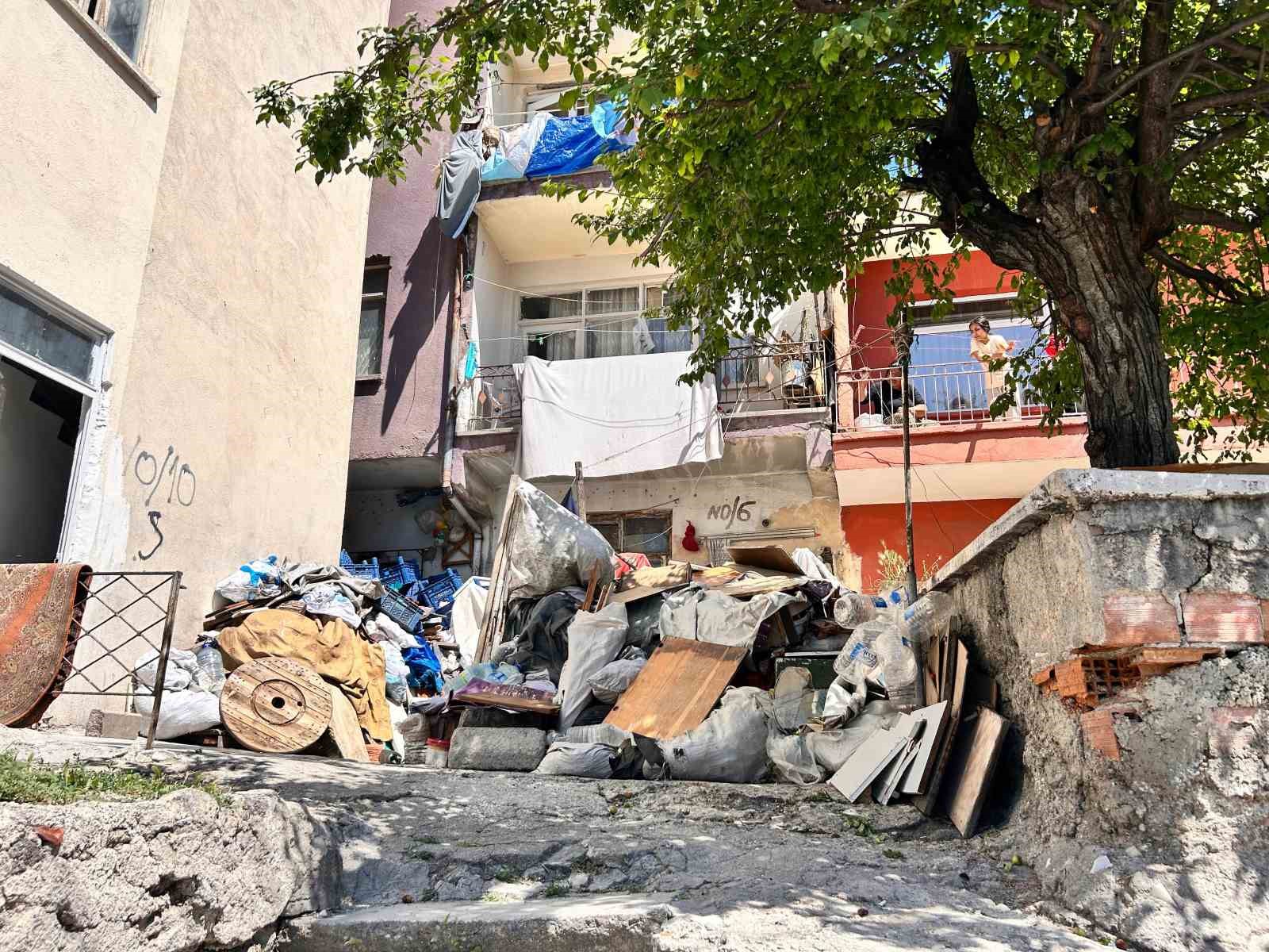 annesinin kacirilip cop evde tutuldugunu iddia etti 0 EzmSNwci
