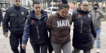 annesinin-sevgilisini-bicaklayan-genc-ve-polise-tokat-atan-annesi-tutuklandi-6EEiFmRp.jpg