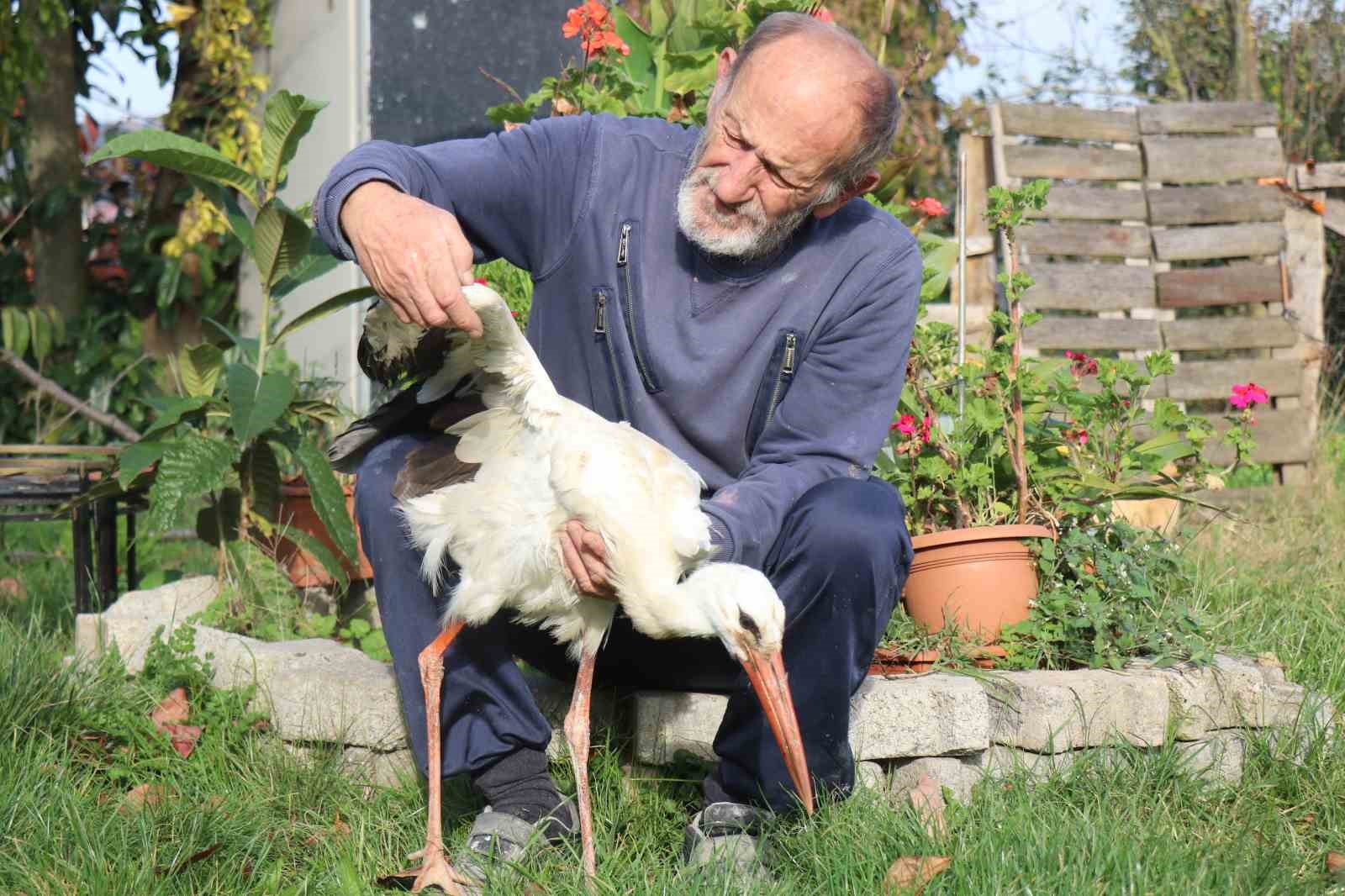 annesinin yuvadan attigi leylege mahalleli anne ve baba oldu 0