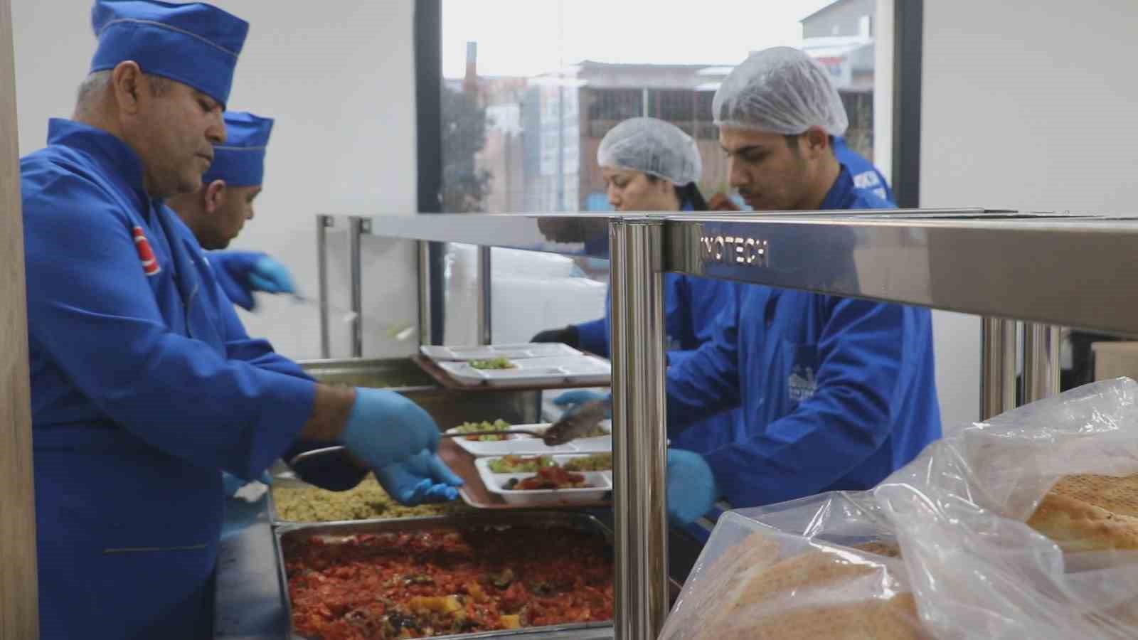 antakya belediyesi ramazan ayi boyunca her gun bin kisiye iftar veriyor 2 EwSbSVhl