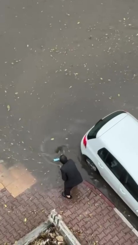 antalya 15 dakikada kisi yasadi konyaalti sahili beyaza burundu 2 huCCllNg