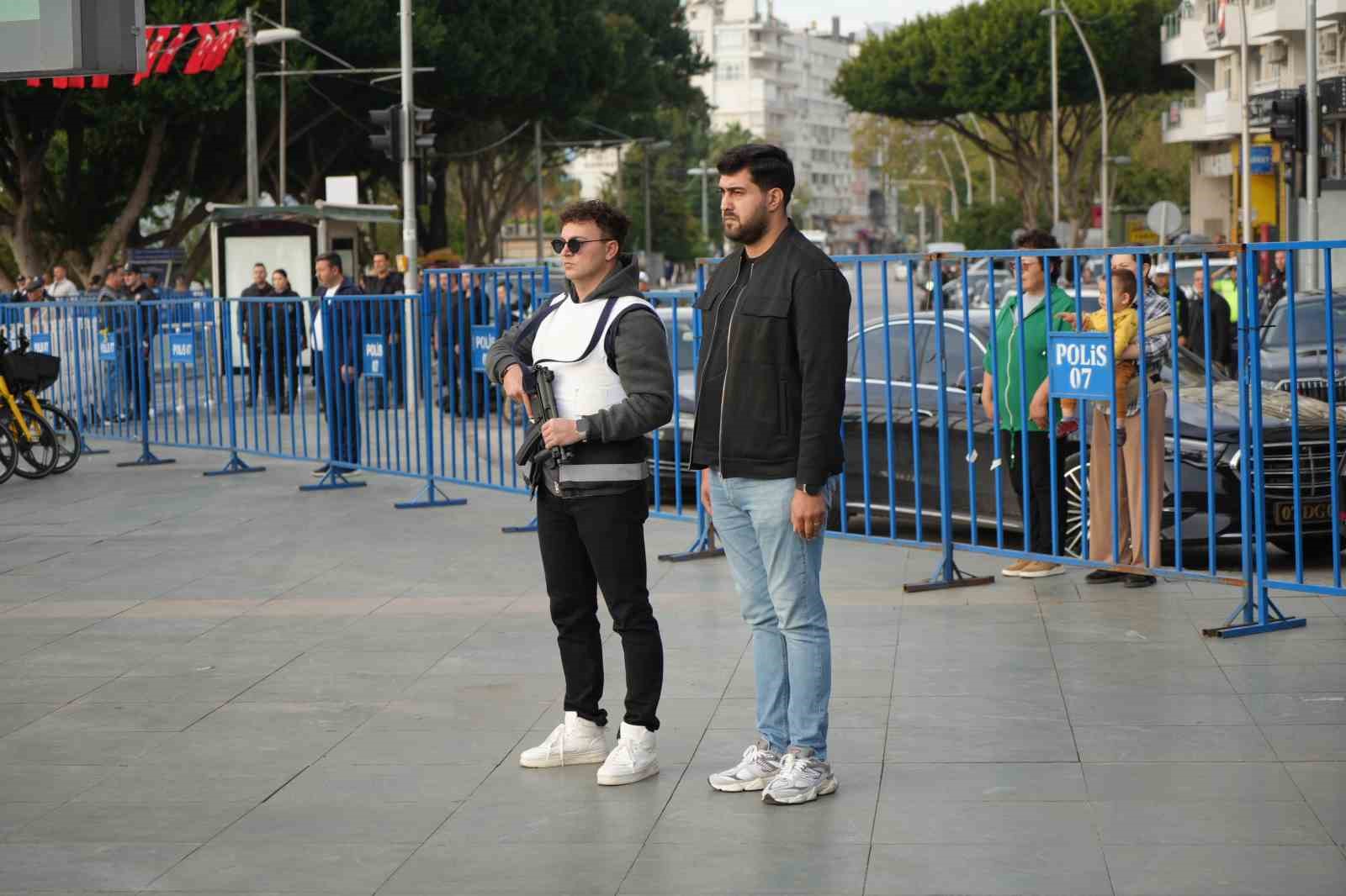 antalya ata icin tek yurek oldu 10 L3kJcwnd