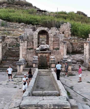 antalya-ekim-ayinda-zirve-yapti-10-ayda-16-milyon-turisti-asti-vTE6JybV.jpg