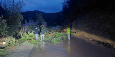 antalya-gundogmusta-dereler-tasti-piknik-alanlari-su-altinda-kaldi-LxTW95YC.jpg