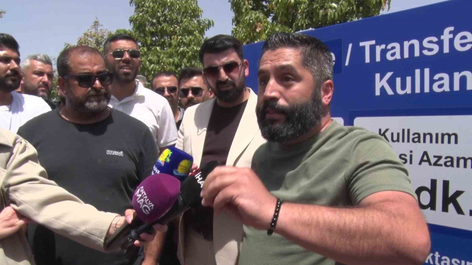 antalya havalimaninda vip tasimacilarin eylemi 6 2rPXSCIf