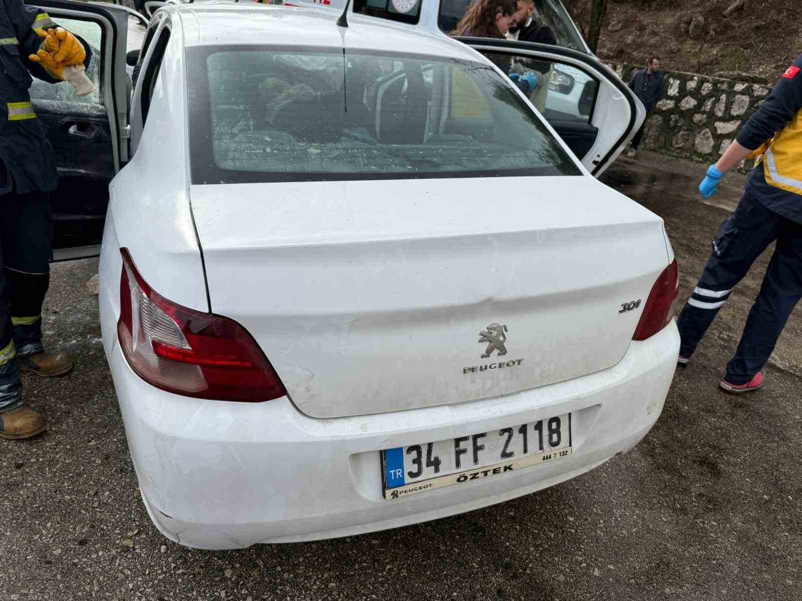Antalya-Isparta yolunda iki otomobil kafa kafaya çarpıştı: 6 ölü, 6 yaralı 5 antalya isparta yolunda iki otomobil kafa kafaya carpisti 6 olu 6 yarali 1 T9E2MWdY