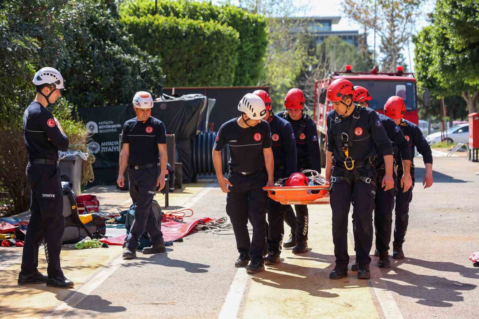antalya itfaiyesinin taze kanlari goreve hazir 13