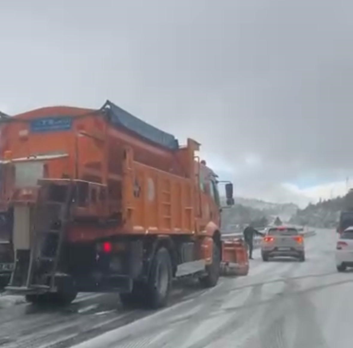 Antalya-Konya karayolunda kar yağışı başladı 6 antalya konya karayolunda kar yagisi basladi 2 bg5AaXbr