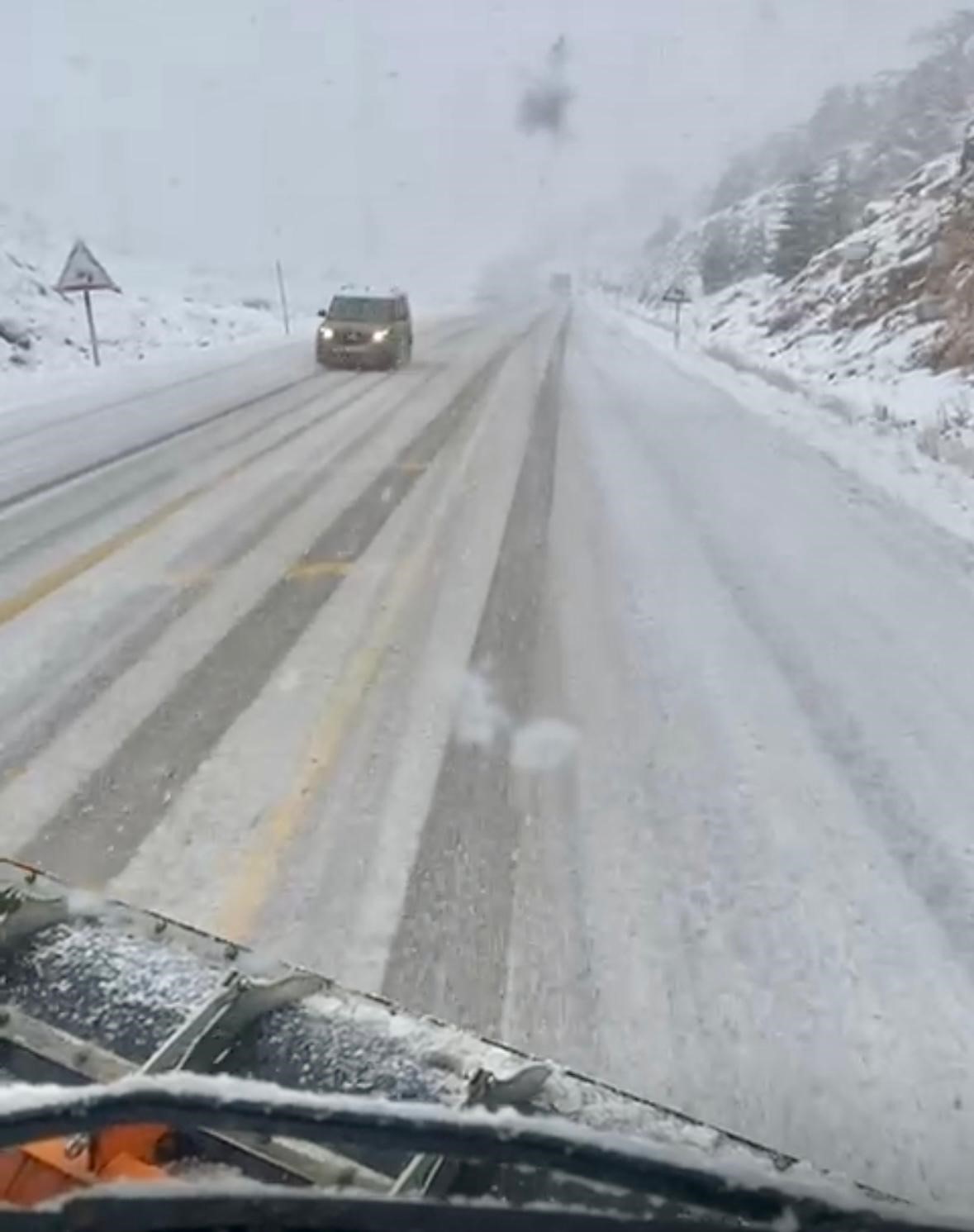 Antalya-Konya karayolunda kar yağışı başladı 12 antalya konya karayolunda kar yagisi basladi 8 8vbTmBEL