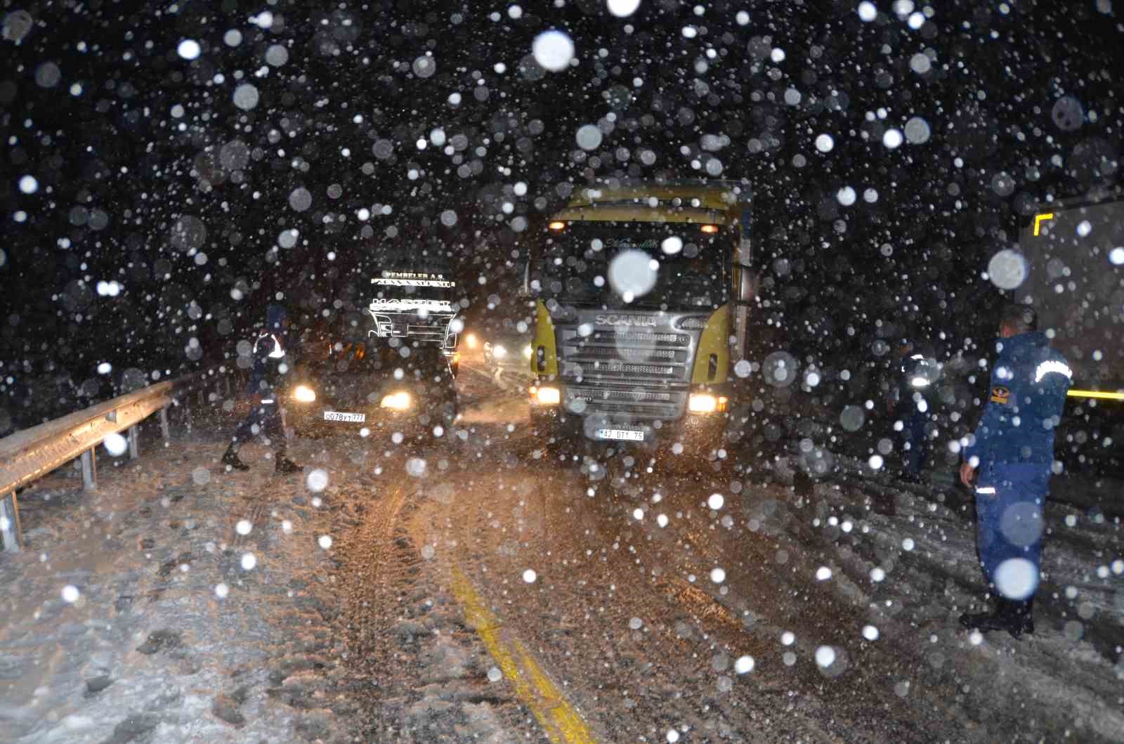 antalya konya karayolunda kar yagisi yeniden basladi 2 5hyAHYOt