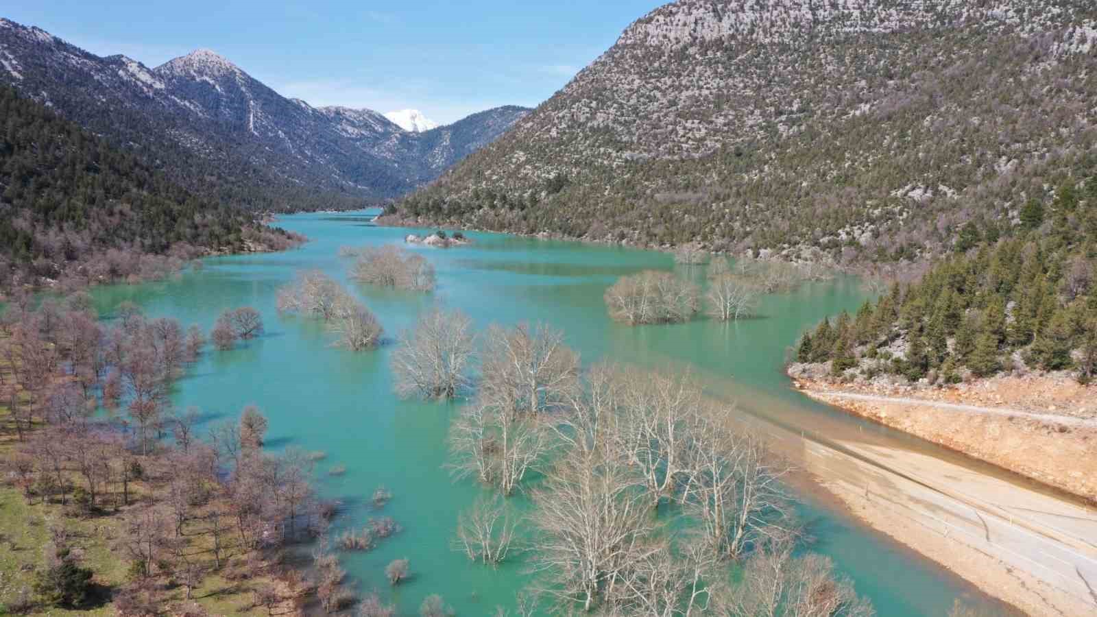 antalya konya karayolunda son durum dron ile goruntulendi 4 kilometrelik kisim sular altinda 2 HgS7EFHu
