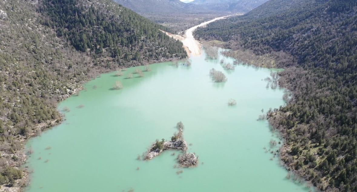 antalya konya karayolunda son durum dron ile goruntulendi 4 kilometrelik kisim sular altinda 5 De5jMabV
