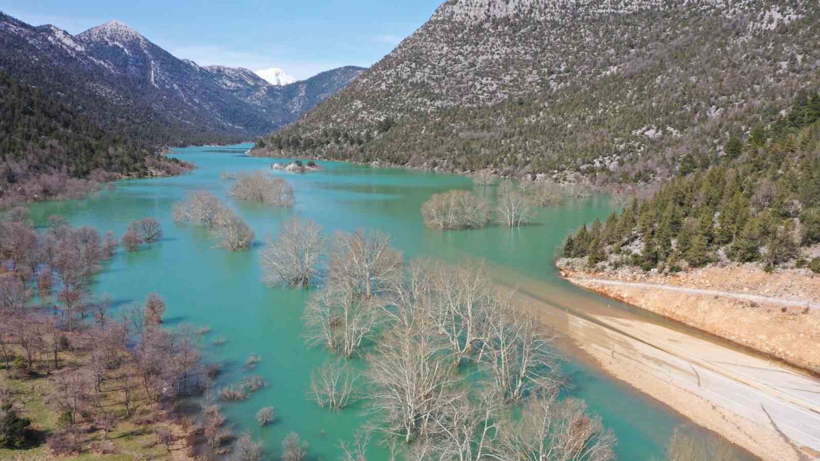 antalya konya karayolunda son durum dron ile goruntulendi 4 kilometrelik kisim sular altinda 7 kgrOhmqR