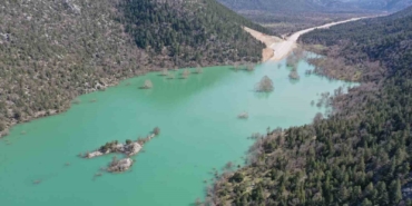 antalya-konya-karayolunda-son-durum-dron-ile-goruntulendi-4-kilometrelik-kisim-sular-altinda-vu9rMeMU.jpg