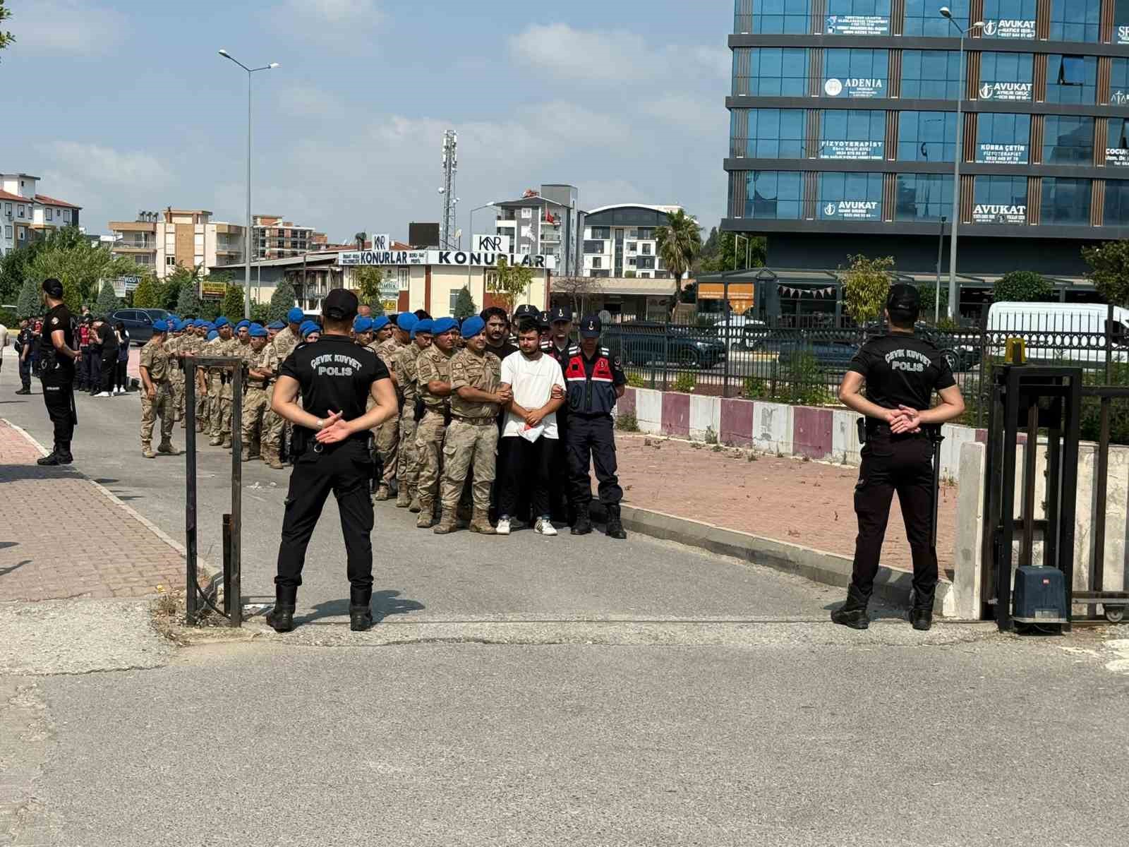 antalya merkezli 27 ilde yasa disi bahis sorusturmasinda 68 supheli adliyeye sevk edildi 4 ak9VkHJW