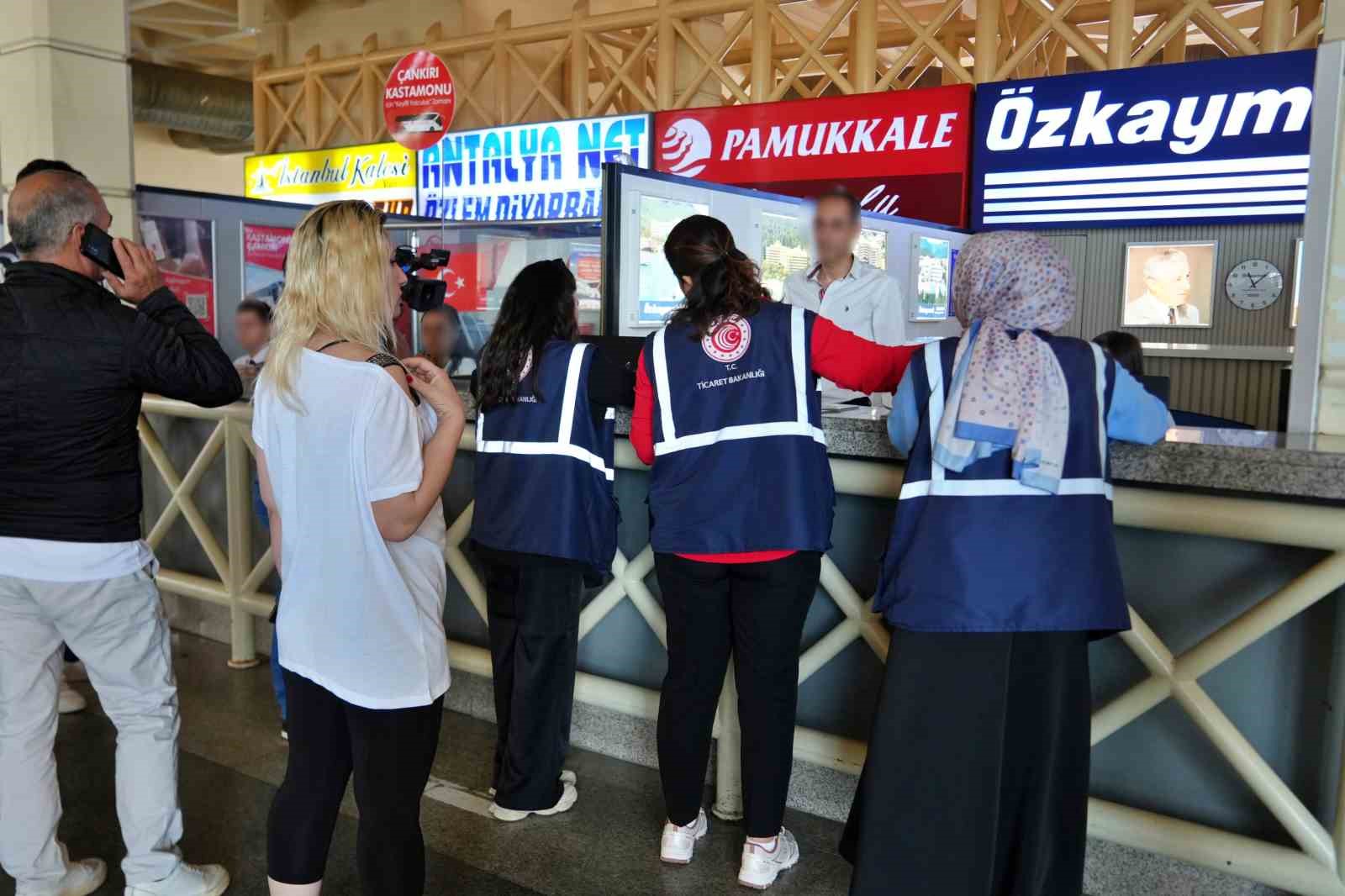Antalya otogarında bayram öncesi bilet ve fiyat etiketi denetimi 8 antalya otogarinda bayram oncesi bilet ve fiyat etiketi denetimi 4