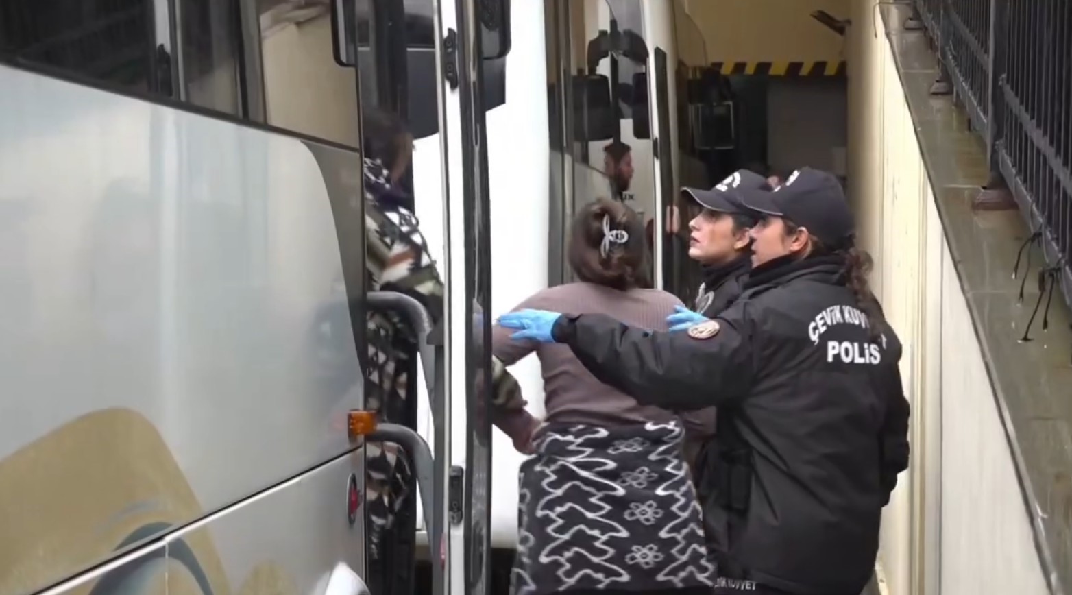 antalya polisi 458 torbaciyi gozaltina aldi affetmiyoruz geri adim atmiyoruz vazgecmiyoruz 5