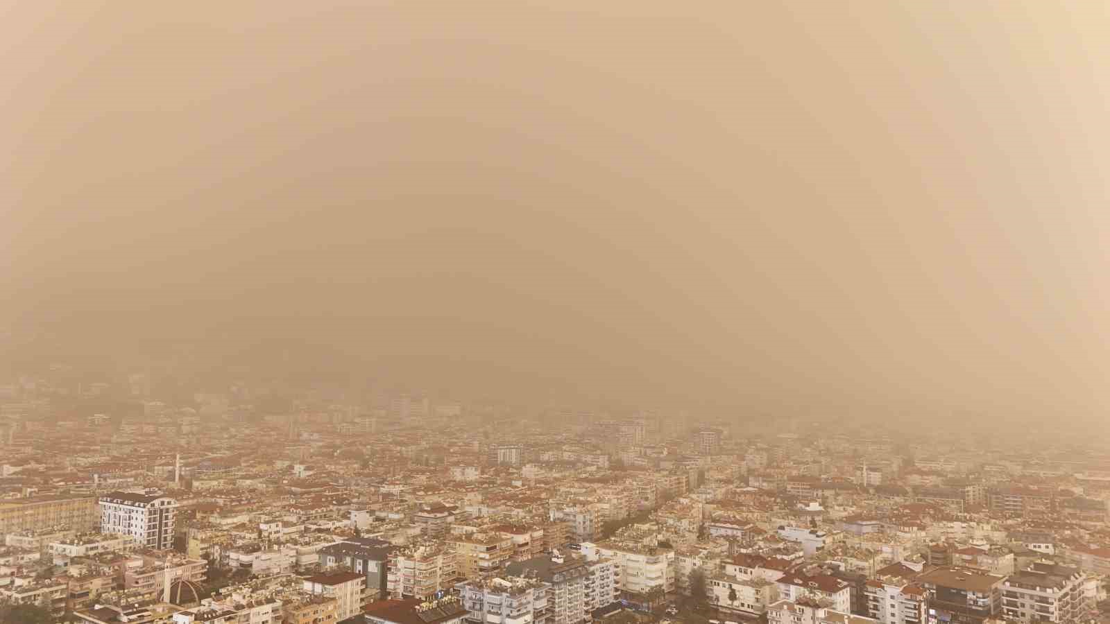 Antalya semaları kahverengiye büründü Sahra Çölü üzerinden gelen toz taşınımı çamur olup yağdı 4 antalya semalari kahverengiye burundu sahra colu uzerinden gelen toz tasinimi camur olup yagdi 0 99v33OwD