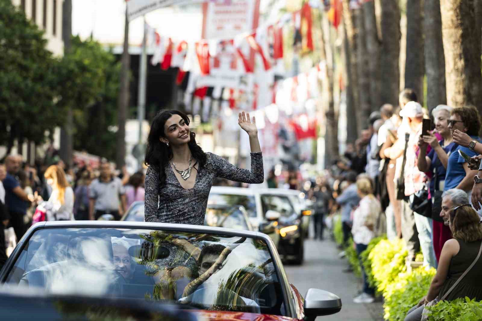 antalya sokaklarinda altin portakal coskusu 0 YPikCESN