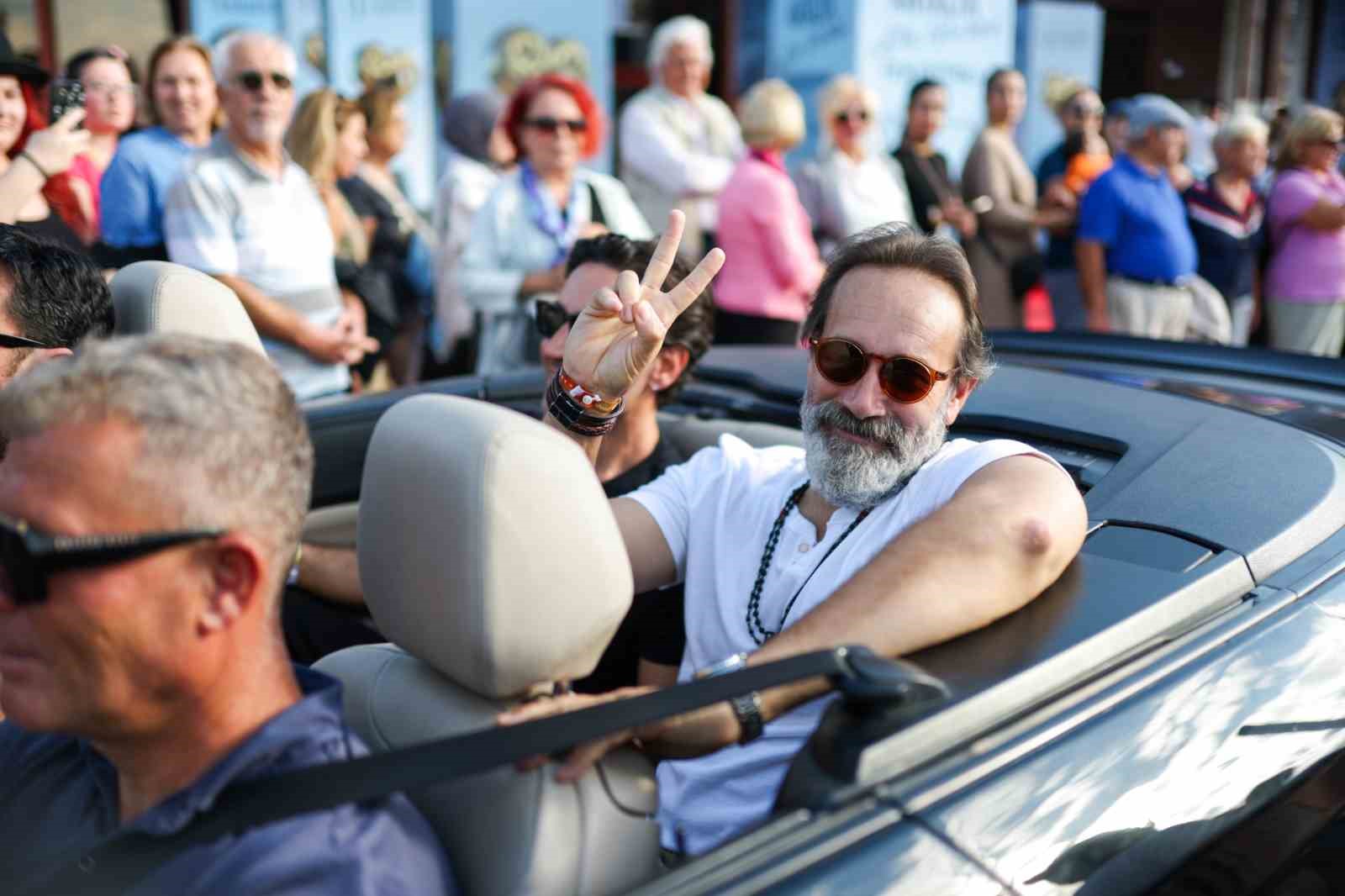 antalya sokaklarinda altin portakal coskusu 12 H14LUpAN
