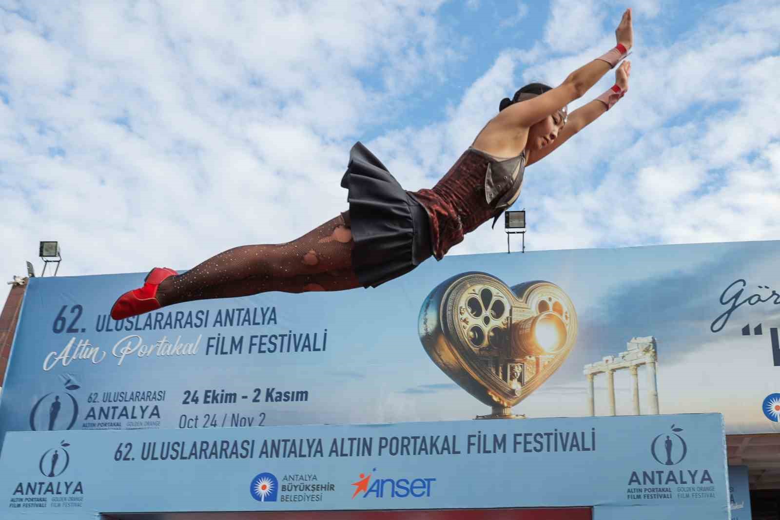 antalya sokaklarinda altin portakal coskusu 15 FATzsqkJ