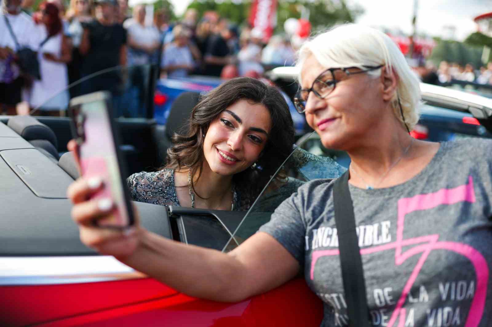 antalya sokaklarinda altin portakal coskusu 8