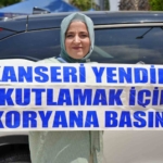 antalya-trafiginde-kornalar-kanseri-yenen-kadin-icin-caldi-tSbq6dk1.jpg