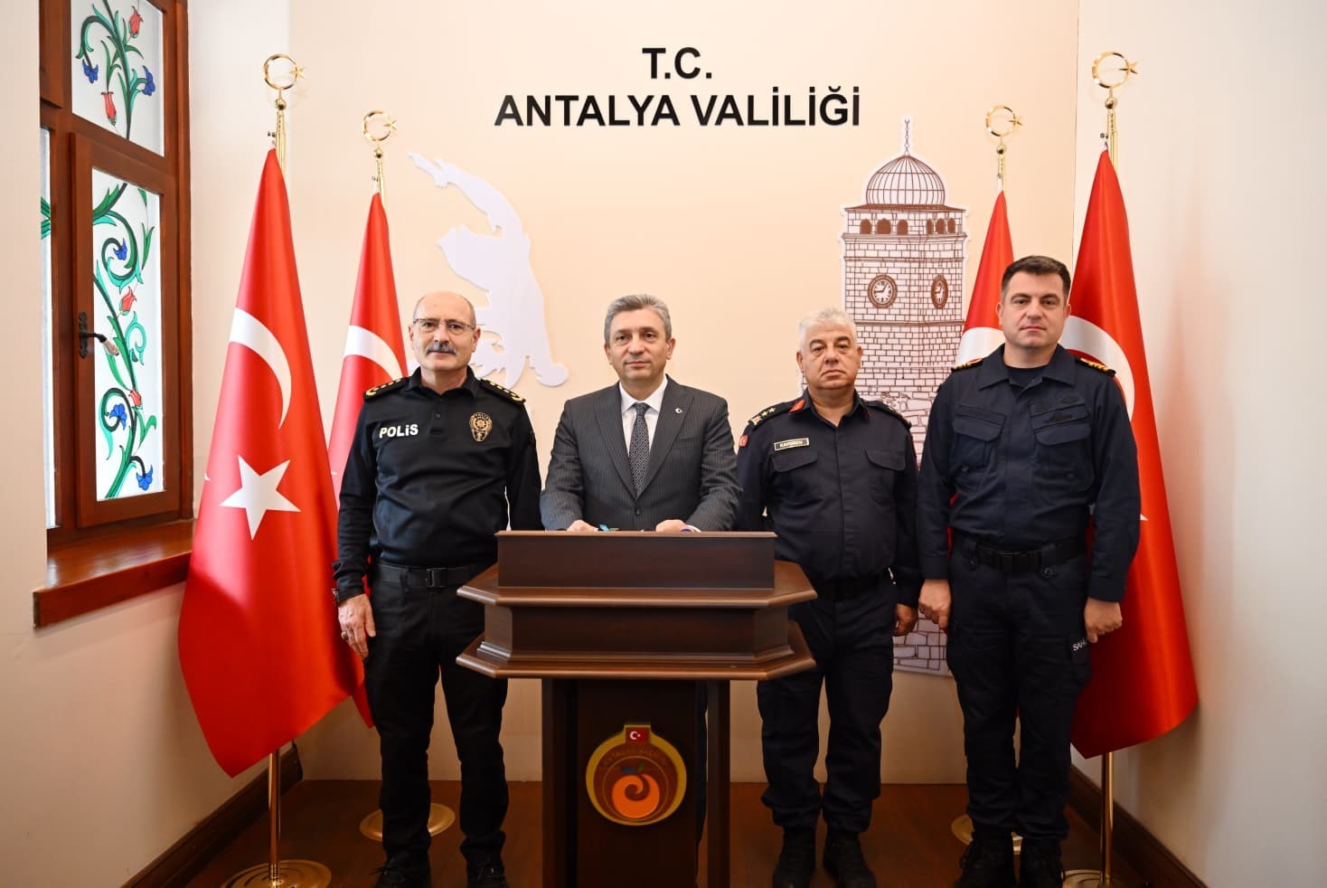 Antalya Valisi Şahin: "Otobüs kazasında rapor henüz çıkmadı" 5 antalya valisi sahin otobus kazasinda rapor henuz cikmadi 1 PpU49hBt