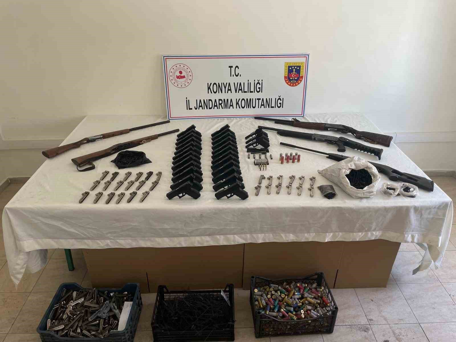 antalya ve konyada jandarmadan silah kacakciligi operasyonu 1 dyhMNiDC