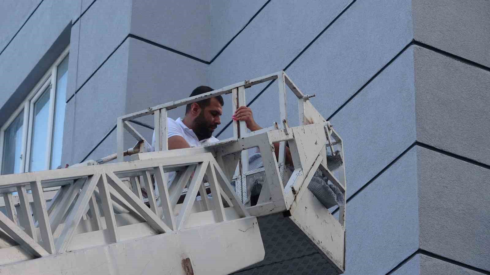 Antalya’da 1 ay önce taşındıkları daire yangında küle döndü 9 antalyada 1 ay once tasindiklari daire yanginda kule dondu 5 EiOY6U9L