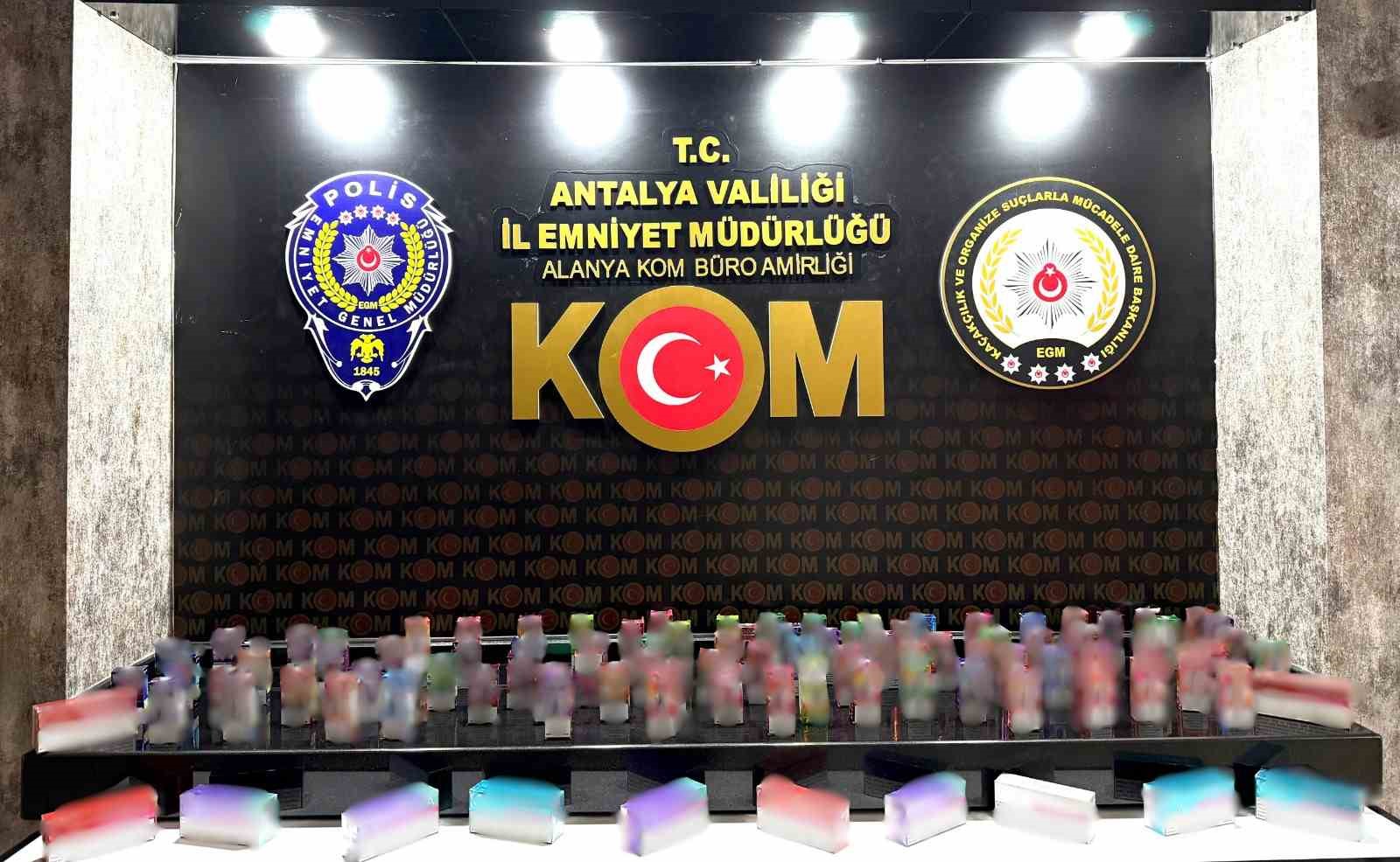 Antalya’da 1 haftada milyonlarca kaçak ürün ele geçirildi, 5 şahıs tutuklandı 8 antalyada 1 haftada milyonlarca kacak urun ele gecirildi 5 sahis tutuklandi 4 WwtpeGSk