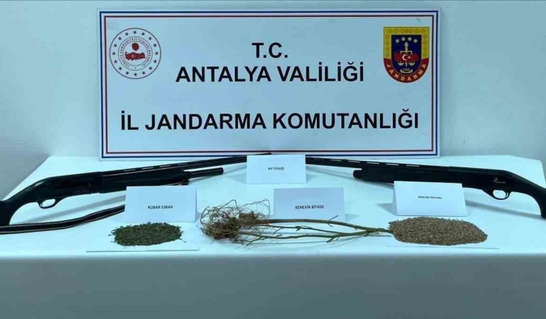antalyada-1-kilo-350-gram-kokain-ele-gecirildi-DMQIIXAs.jpg