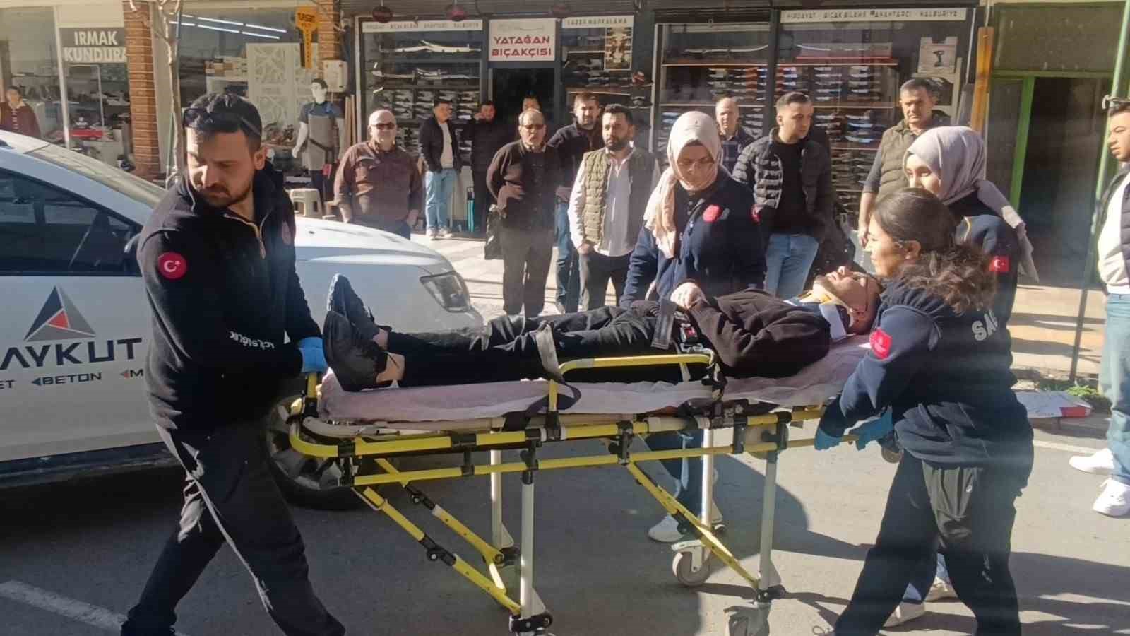 antalyada 100 metre arayla motosikletlileri yola savuran iki kaza 1 yarali 4 zpmbivp1