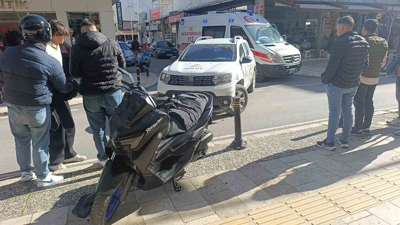 antalyada 100 metre arayla motosikletlileri yola savuran iki kaza 1 yarali 5 yUwH9ZsK