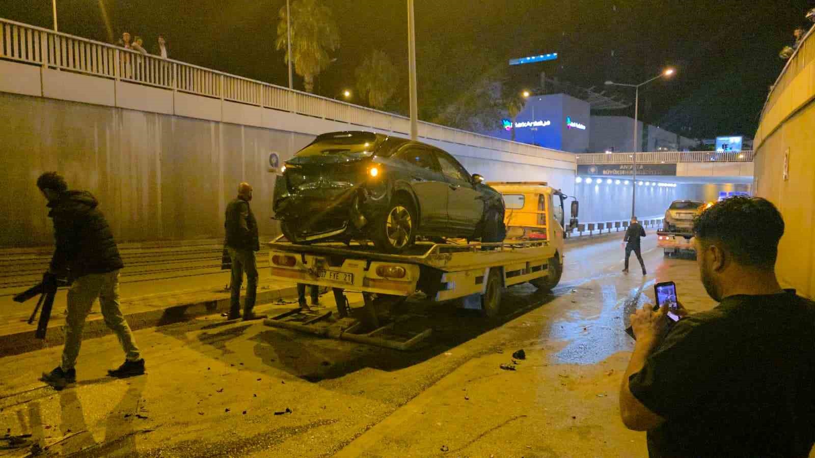 antalyada 11 aracli zincirleme kaza 1 yarali 1