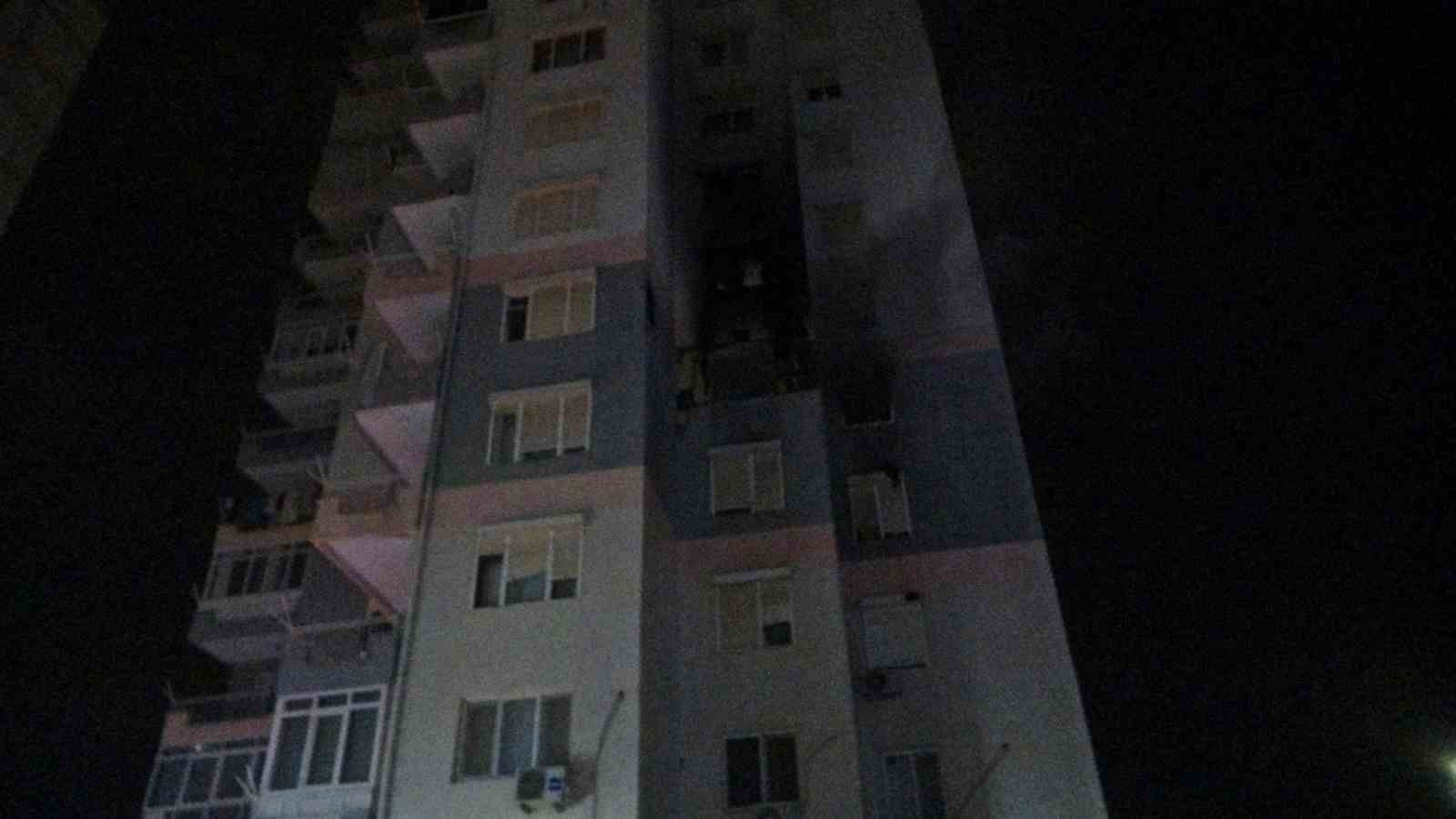 antalyada 15 katli binadaki daire alev alev yandi 1 yarali 5 jOJg8cLq