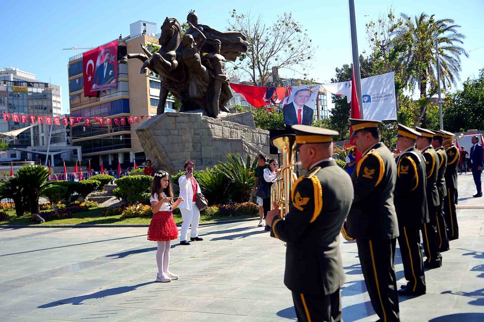 antalyada 19 mayis coskusu celenk toreniyle basladi 1 e6ShbJFH