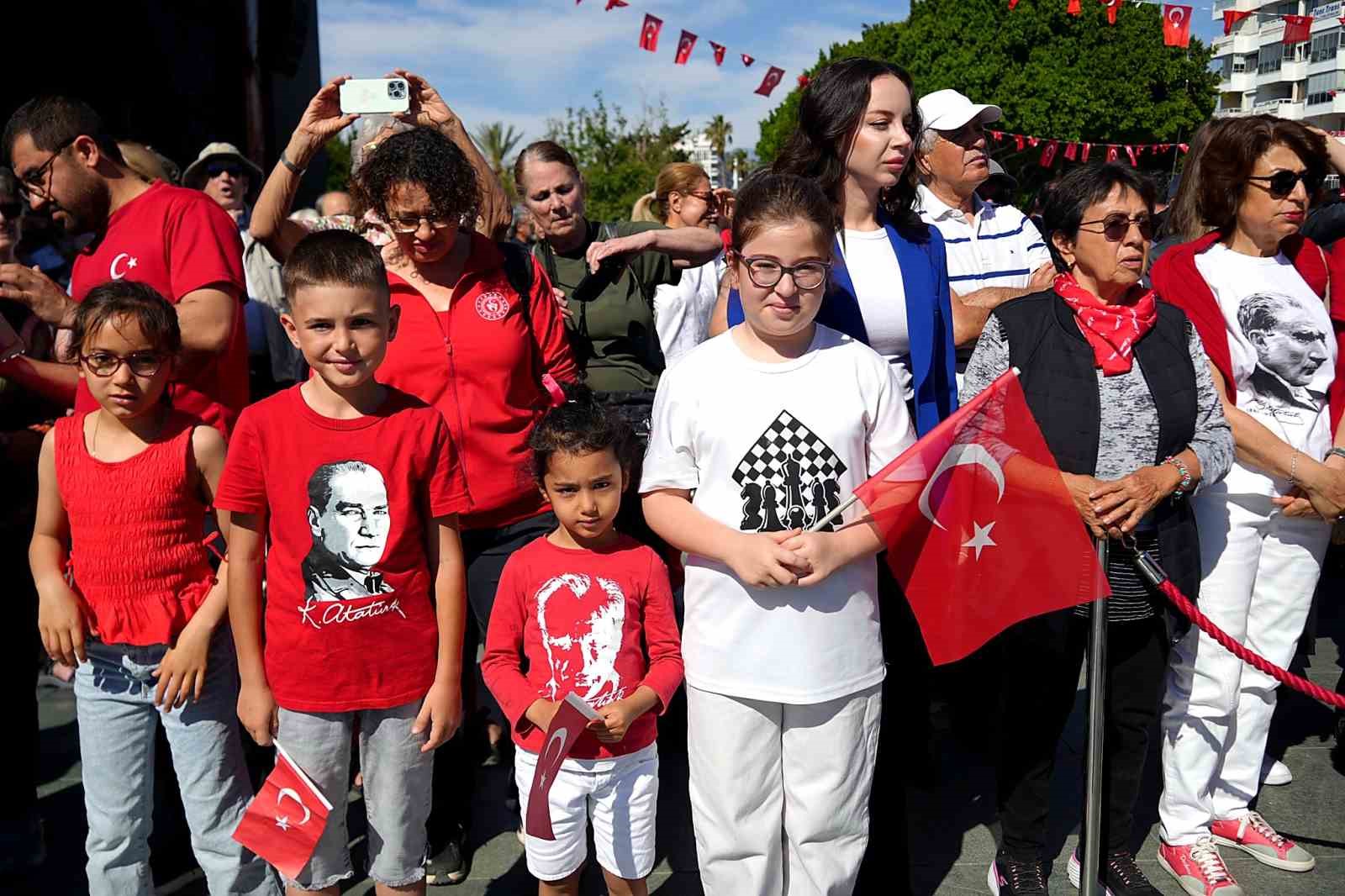 antalyada 19 mayis coskusu celenk toreniyle basladi 2 QirhTr1q