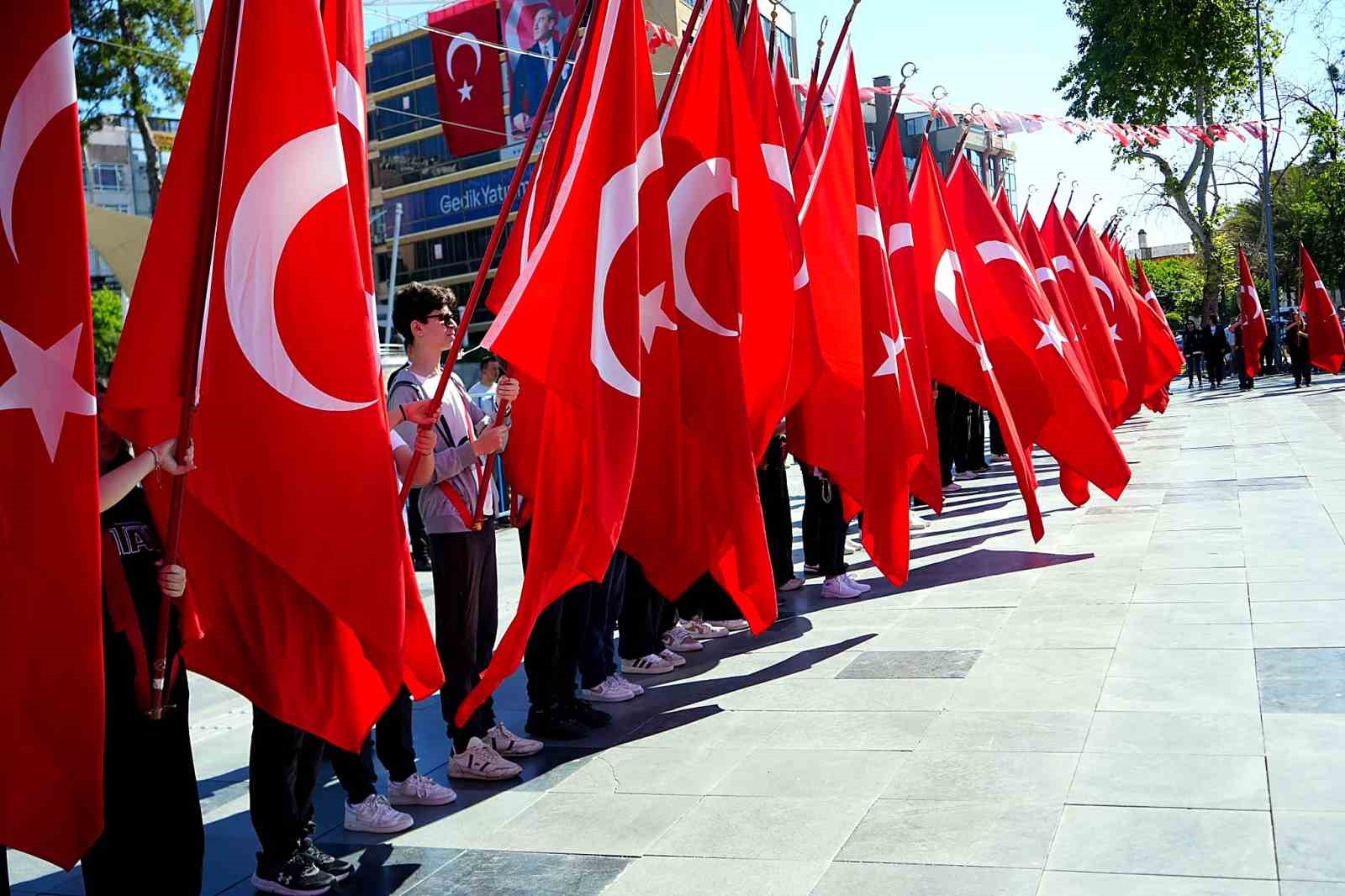 antalyada 19 mayis coskusu celenk toreniyle basladi 6