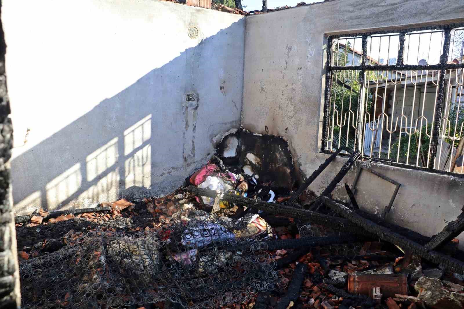 antalyada 2 kisinin olumune neden yanginda perdelerin tutusturuldugu iddiasi 0