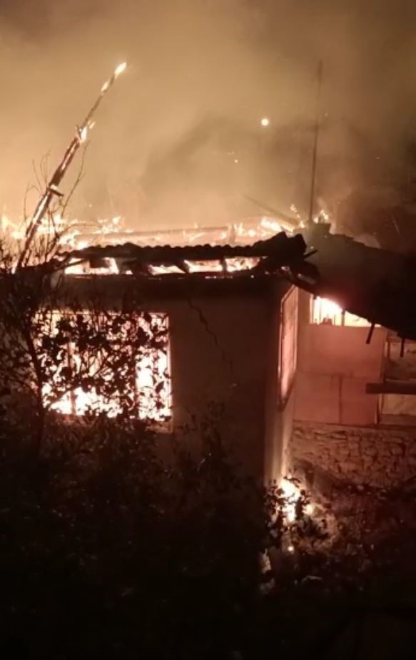 antalyada 2 kisinin olumune neden yanginda perdelerin tutusturuldugu iddiasi 4 O5PTRueD