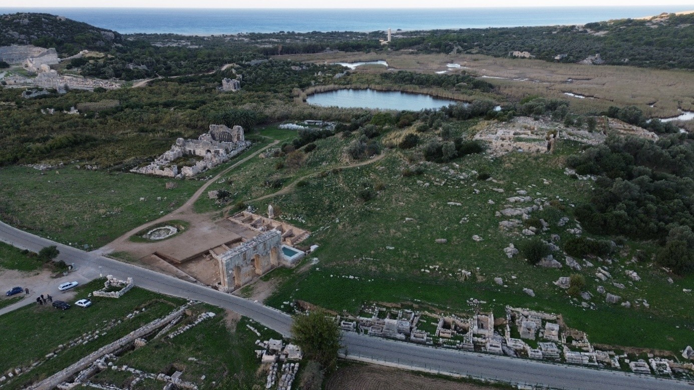 antalyada 2025 kazi sezonu tapinaklardan heykellere mozaiklerden insanlik tarihinin en eski izlerine uzanan kesifler GeOzKHbA