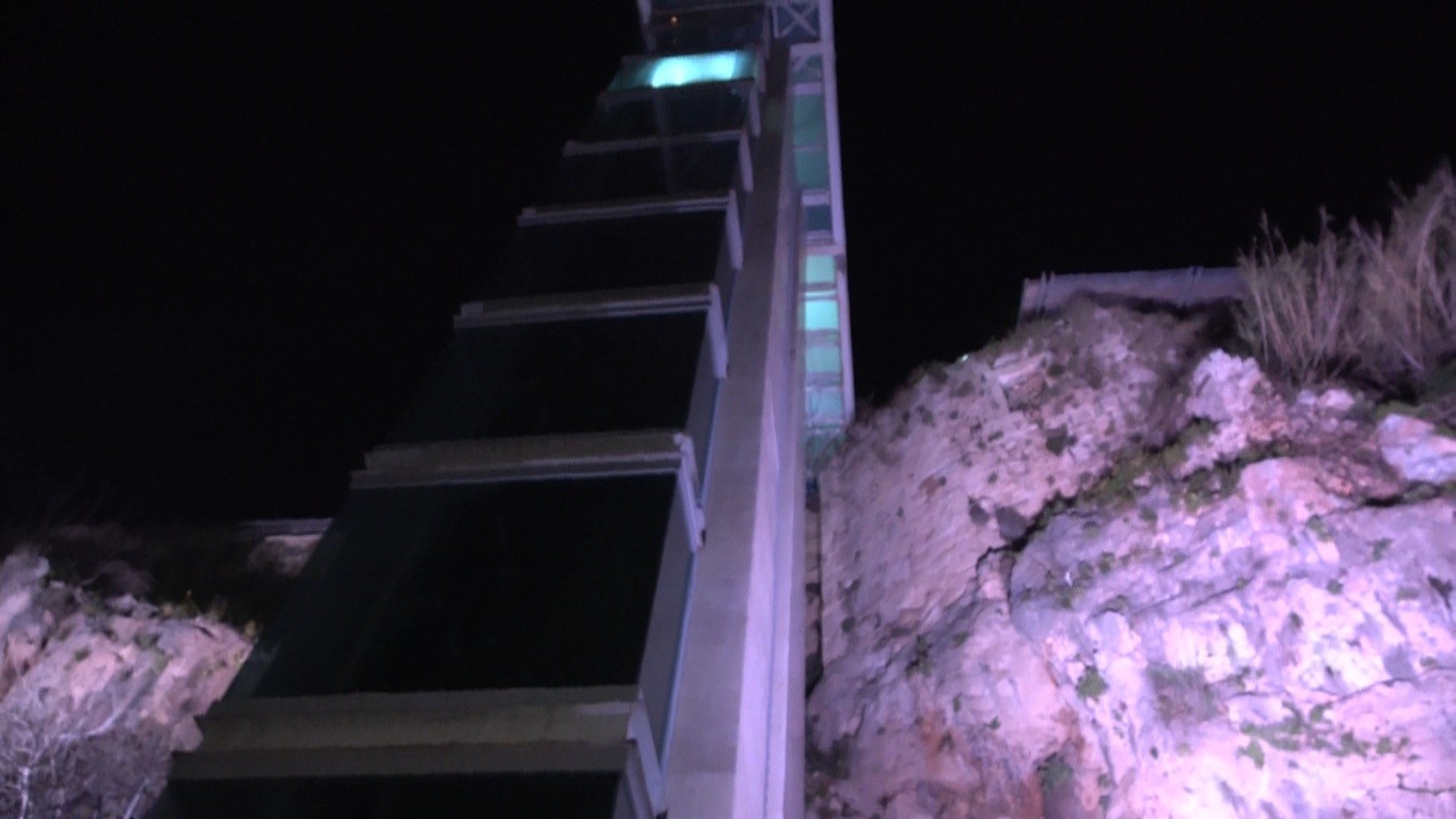 antalyada 21 yasindaki genc 30 metre yukseklikten beton zemine duserek hayatini kaybetti 1