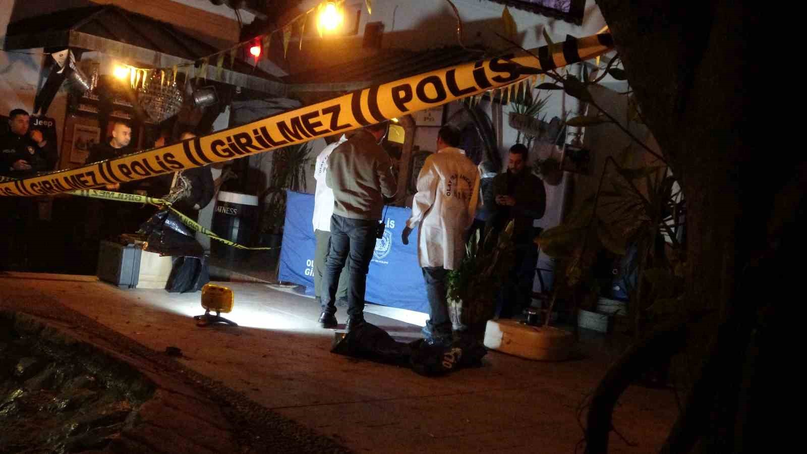 antalyada 21 yasindaki genc 30 metre yukseklikten beton zemine duserek hayatini kaybetti 5 sqXu4AUB