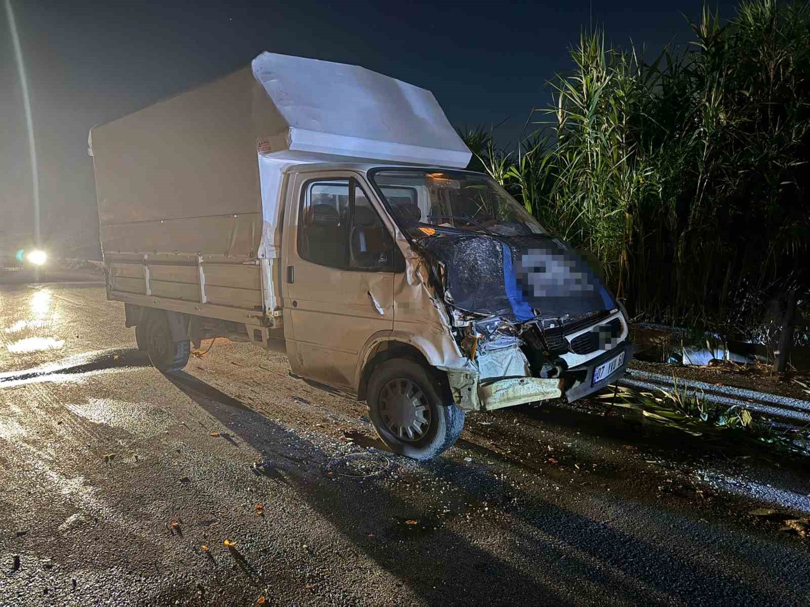 antalyada 3 aracin karistigi zincirleme kaza 1 yarali 2 7bcDiXHE