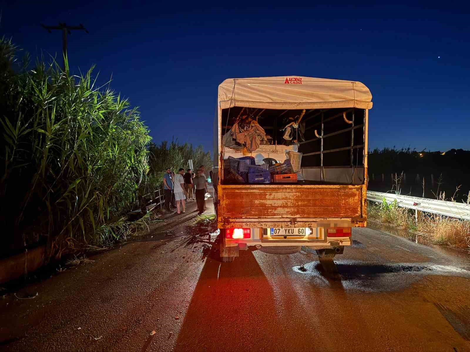 antalyada 3 aracin karistigi zincirleme kaza 1 yarali 3 BiRmYcH7