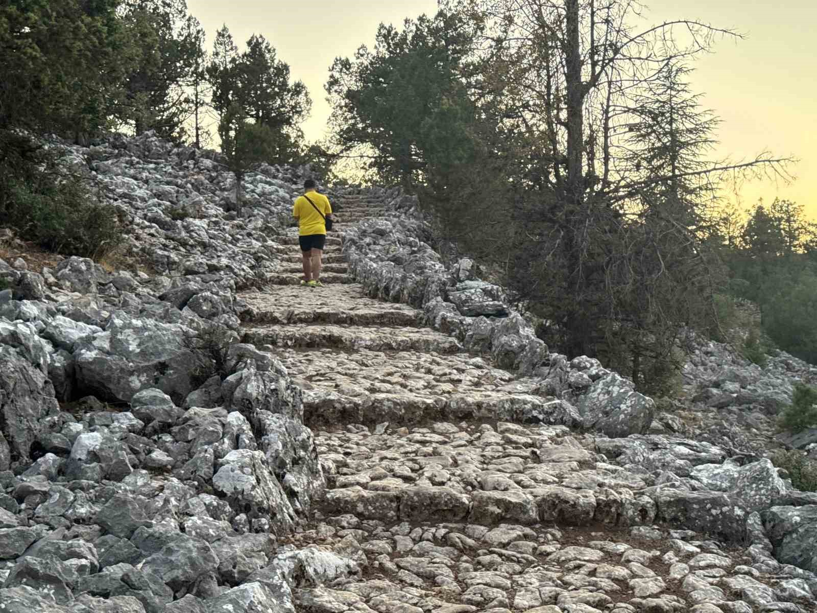 Antalya’da 3 bin 650 metrelik tarihi Kervan Yolu rotası dron ile görüntülendi 8 antalyada 3 bin 650 metrelik tarihi kervan yolu rotasi dron ile goruntulendi 4 ZTtPqTuf
