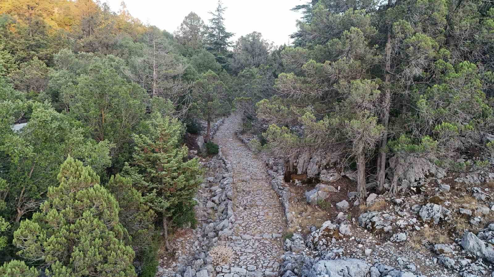 Antalya’da 3 bin 650 metrelik tarihi Kervan Yolu rotası dron ile görüntülendi 12 antalyada 3 bin 650 metrelik tarihi kervan yolu rotasi dron ile goruntulendi 8 Fg3n1Vfg