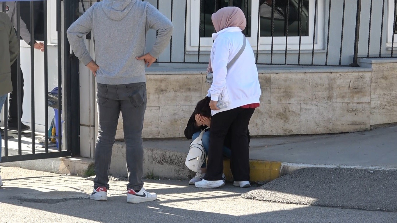 Antalya’da 30 metrelik falezlerden kayalık alana düşerek hayatını kaybeden gencin kimliği belli oldu 6 antalyada 30 metrelik falezlerden kayalik alana duserek hayatini kaybeden gencin kimligi belli oldu 2 BvkSXcXv