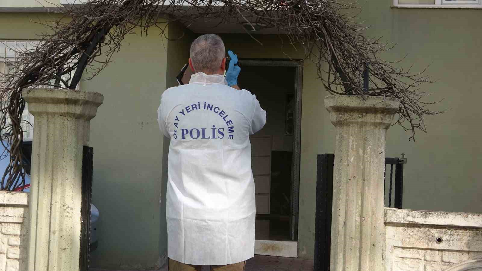 antalyada 30 yasindaki genc evinde olu bulundu 1